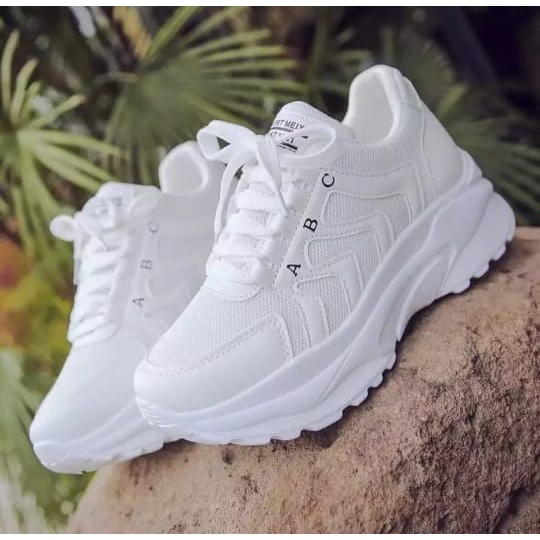 Sepatu Putih Wanita Casual